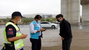 Kırıkkale'de karantinayı ihlal eden 2 kişi ile yolcu minibüsü firmasına para cezası