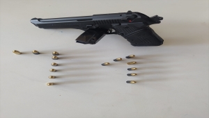 Kırıkkale'de üzerinde taşıma ruhsatı bulunmayan tabanca ele geçirilen kişi hakkında adli işlem başlatıldı