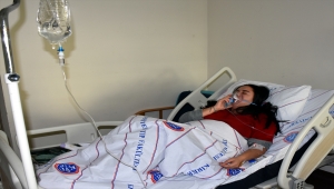 Kovid-19 hastası genç kadın aşıyı ihmal etmenin pişmanlığını yaşıyor