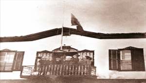 MSB, İzmir'in düşman işgalinden kurtuluş dönemine ait tarihi fotoğraflar paylaştı