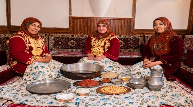 Sivas'ın yöresel lezzeti "Tonus köfte" özel günlerde sofraları lezzetlendiriyor