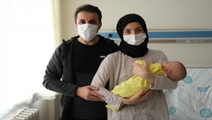 Sivas'ta 620 gram doğan bebek 4 aylık tedaviyle hayata tutundu