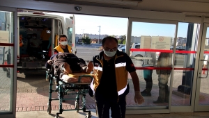 Sivas'ta hafif ticari araç devrildi: 3 yaralı 