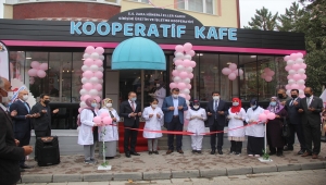 Sivas Valisi Ayhan, Zara'da