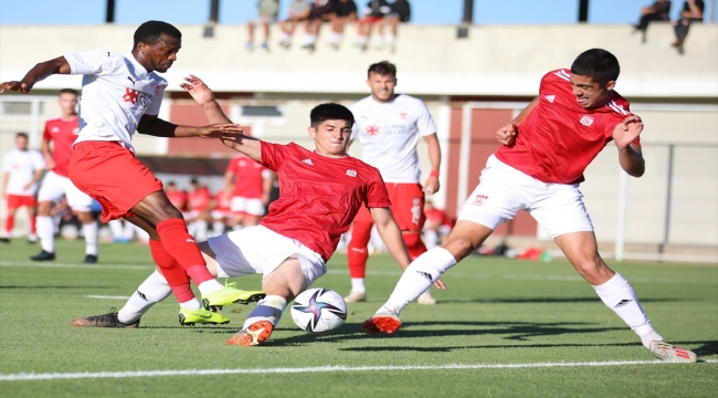 Sivasspor, 19 yaş altı takımıyla yaptığı hazırlık maçını 4-0 kazandı