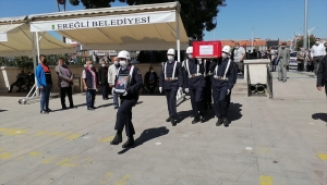 Trafik kazasında hayatını kaybeden uzman çavuşun cenazesi Konya'da defnedildi