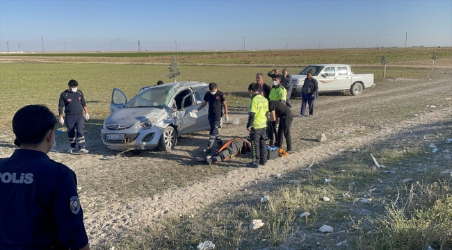 Aksaray'da otomobilin şarampole devrilmesi sonucu 2 kişi yaralandı