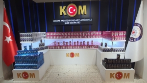 Ankara'da 2 bin 19 kaçak cep telefonu ve 4 bin 38 telefon aksesuarı ele geçirildi