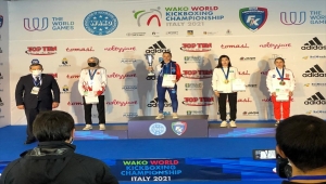 Başkan Büyükkılıç, kick boksta dünya ikincisi olan sporcuyu tebrik etti