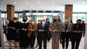 Başkan Memduh Büyükkılıç, E-38 Sanat Sergisi'nin açılışına katıldı