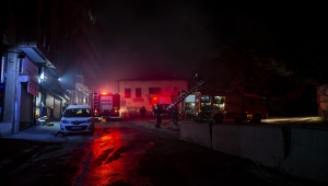 Başkentte metruk evde çıkan yangın, çevre binalara sıçramadan söndürüldü