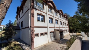 Beypazarı'nda esik belediye binası iki kuruma tahsis edildi