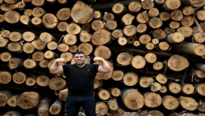 Bilek Güreşi Dünya Şampiyonası'na "tomruk" taşıyarak hazırlanıyor