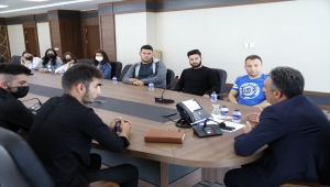 Çubuk'ta BESYO öğrencisi olan eski kursiyerlerden belediyeye teşekkür ziyareti