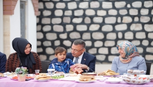 Cumhurbaşkanı Yardımcısı Oktay, Yozgat'ta kadın üreticilerle bir araya geldi: