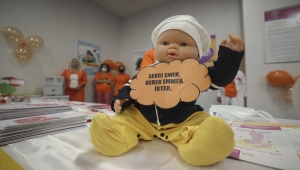 Emzirme döneminde Kovid-19'a karşı aşılanma anneyi ve bebeği koruyor