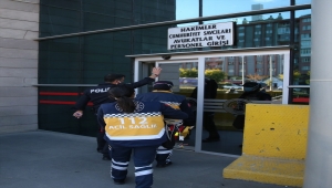 Eskişehir'de eşini bıçakla yaraladığı iddiasıyla yargılanan sanığın tahliyesine tepki