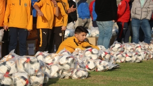 Kayseri'de amatör spor kulüplerine malzeme yardımı yapıldı