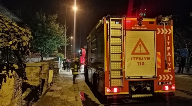 Kayseri'de müstakil evde çıkan yangında bir genç kız dumandan etkilendi