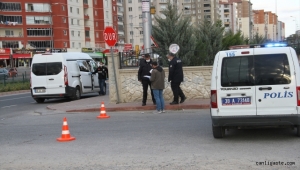 Kayseri Fatih Mahallesinde "yol verme" nedeniyle çıkan kavgada 2 kurye yaralandı