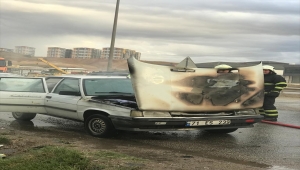 Kırıkkale'de seyir halindeki otomobilde çıkan yangın hasara yol açtı