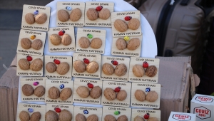 Kırşehir'de yeni mahsul Kaman cevizi tezgahlardaki yerini aldı