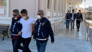 Konya'da avukatı bacağından silahla yaralayan iki şüpheli adliyeye sevk edildi