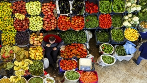 Konya'daki "Kadınlar Pazarı" mevsim renklerine büründü