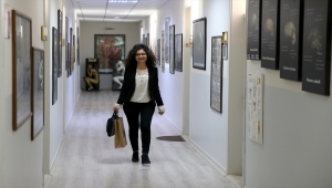 Okuma azmiyle örnek olan Ayşe'nin hayali doktora yapmak