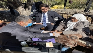 Saraykent'te yaşlı ve engelli vatandaşların yeni kimlik kartları evlerinde veriliyor