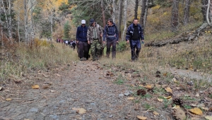 Sivas'ta doğaseverler renk cümbüşü yaşanan Oymadere Yaylası'na hayran kaldı