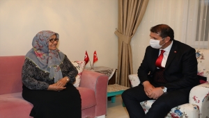 Sivas'ta hayırsever kadın cami inşaatına bileziğini bağışlayarak destek oldu 