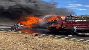 Sivas'ta lastik yüklü tır yandı
