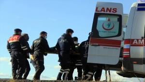 Sivas'ta trafik kazasında 2 kişi ağır yaralandı 