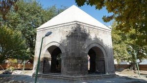 Suya Kanmış Hatun Türbesi'ndeki restorasyon çalışmalarında sona gelindi