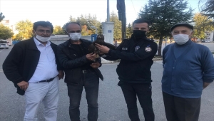 Yaralı Şahin'e polis ekipleri sahip çıktı