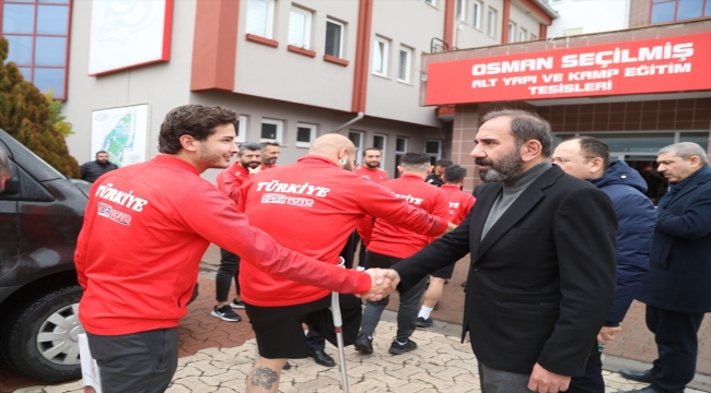 Ampute Milli Futbol Takımı, Sivasspor'u ziyaret etti 