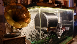 Babadan oğula geçen antika tutkusu 54 yıldır sürüyor