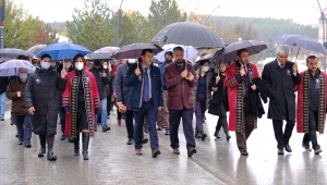 Büyük Önder Atatürk'ü anıyoruz