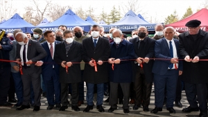 CHP Grup Başkanvekili Özgür Özel, Eskişehir'de kapalı pazar yeri açılışında konuştu: