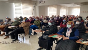 Karapınar'da "Ailede Çocuk Eğitimi ve Bağımlılıkla Mücadele" semineri düzenlendi