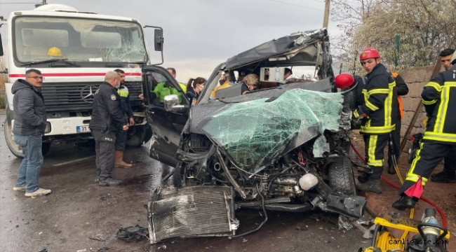 Kayseri'de beton mikseriyle çarpışan minibüsün sürücüsü hayatını kaybetti