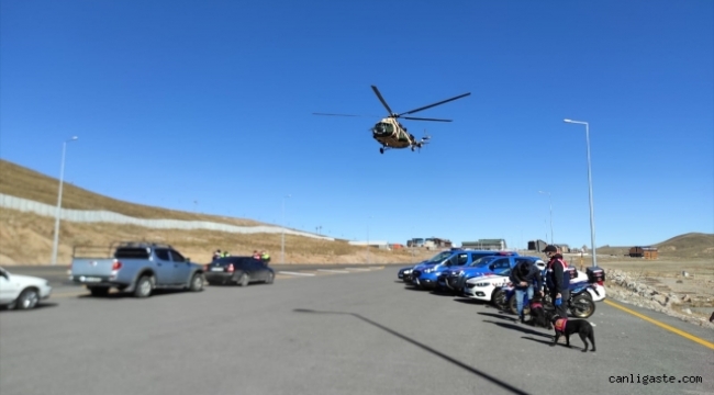 Kayseri'de jandarmadan helikopter destekli trafik denetimi