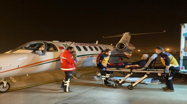 Kayseri'de nefes almakta güçlük çeken hasta ambulans uçakla İstanbul'a gönderildi