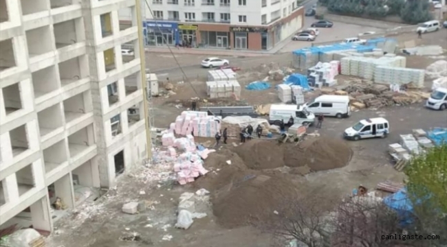 Kayseri Talas'ta inşaattan düşen işçi hayatını kaybetti