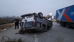 Kırıkkale'de 2 hafif ticari aracın çarpıştığı kazada 2 kişi yaralandı