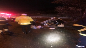 Kırıkkale'de devrilen otomobildeki 3 kişi yaralandı