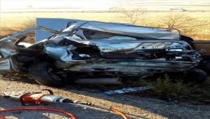 Kırşehir'de kamyonla çarpışan otomobilin sürücüsü ile eşi öldü