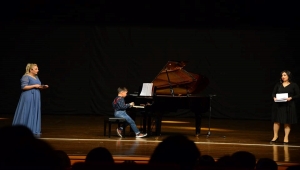 Kırşehir'de "minik parmaklardan" piyano konseri 