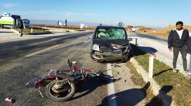 Konya'da hafif ticari araçla çarpışan motosikletin sürücüsü öldü
